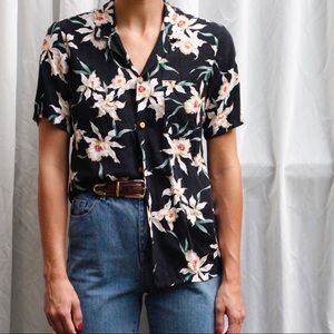 Classic Hawaiian shirt made in Hawaii 🐚🌺